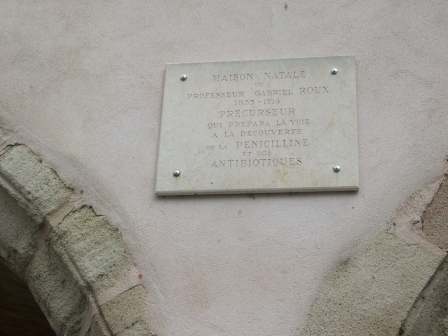  plaque commémorative pour Gabriel Roux